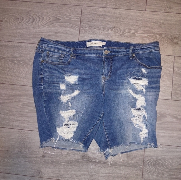 TORRID boyfriend vintage Bermuda stretch jeans shorts - Picture 2 of 5